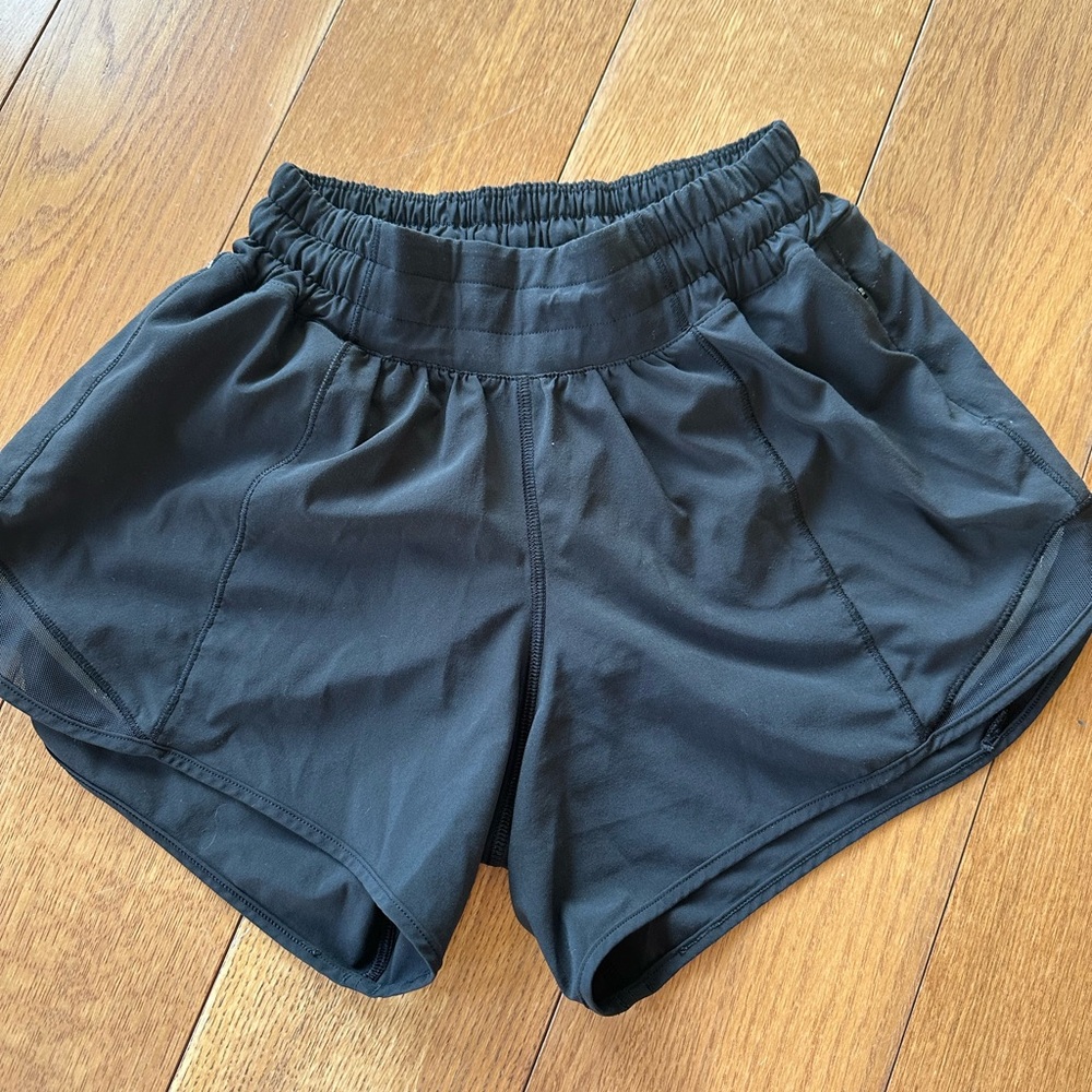 Lululemon Hotty Hot High Rise lined 2.5”Athletic Shorts